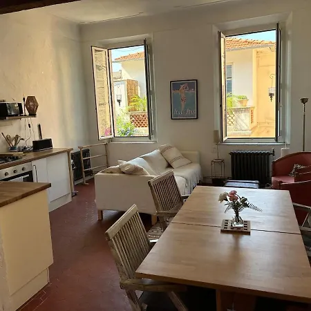 Cosy And Authentic In Old Antibes