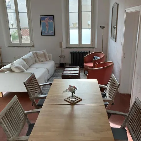 Cosy And Authentic In Old Antibes
